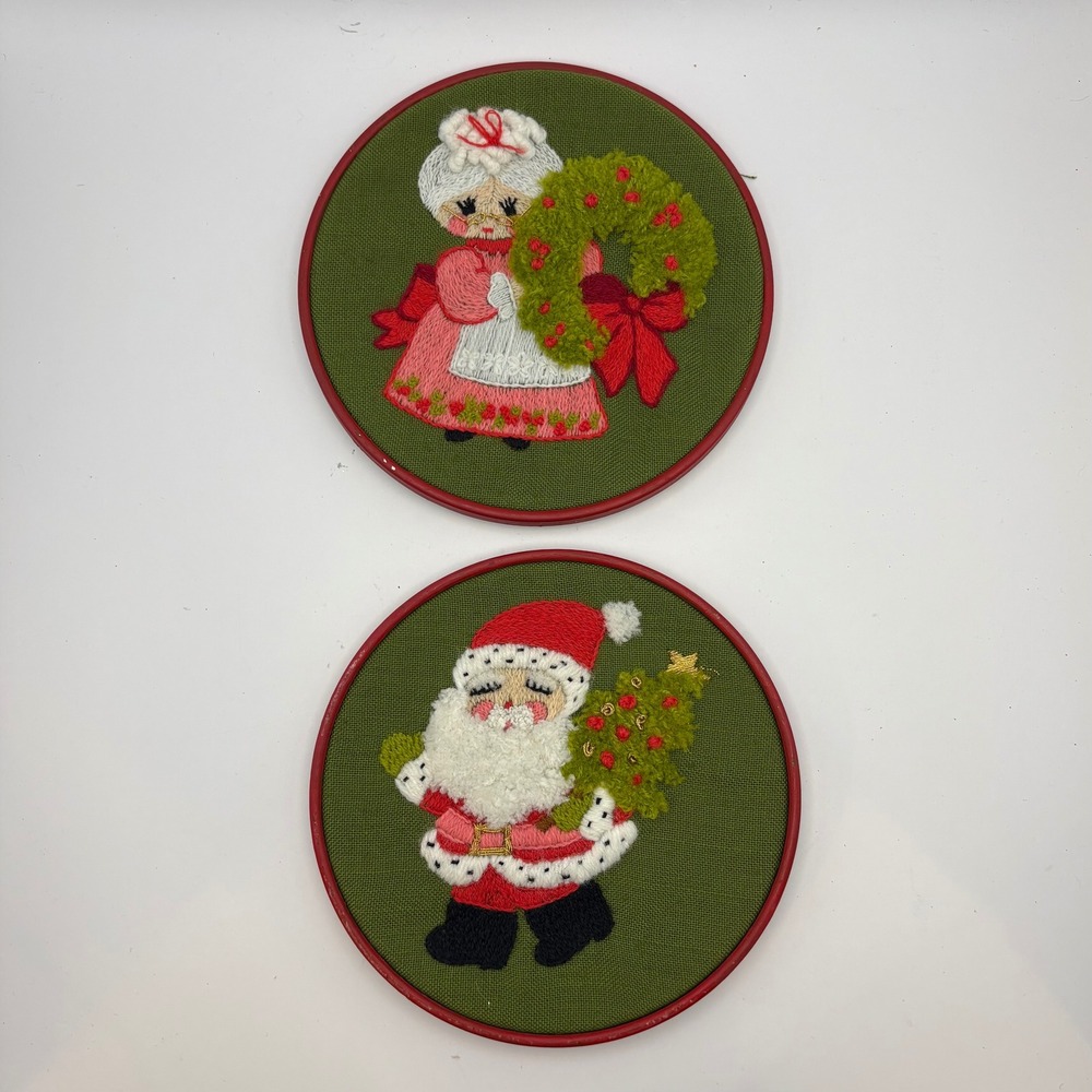 Vtg 1976 Christmas Crewel Embroidery Hoops Pair Santa Mrs Claus Cottagecore 6in